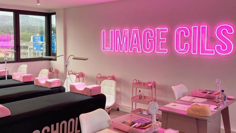 Limage Cils néon personnalise salon de beauté