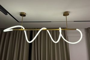 Lustre suspension noir Tube LED blanc froid