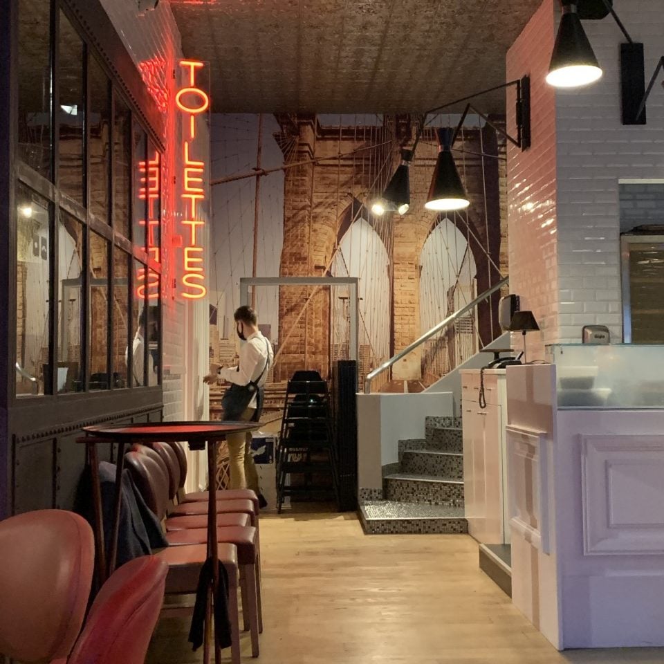 neon signaletique lumineuse indication