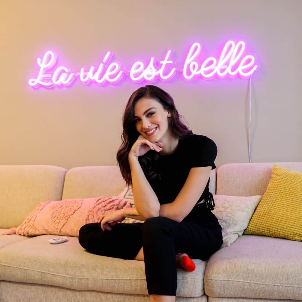 neon led la vie est belle ecriture manuscrite