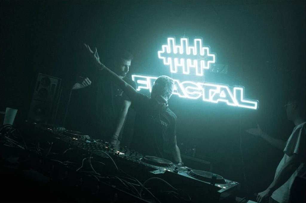 Néon Fractal DJ RGB DMX Scene Stage concert1