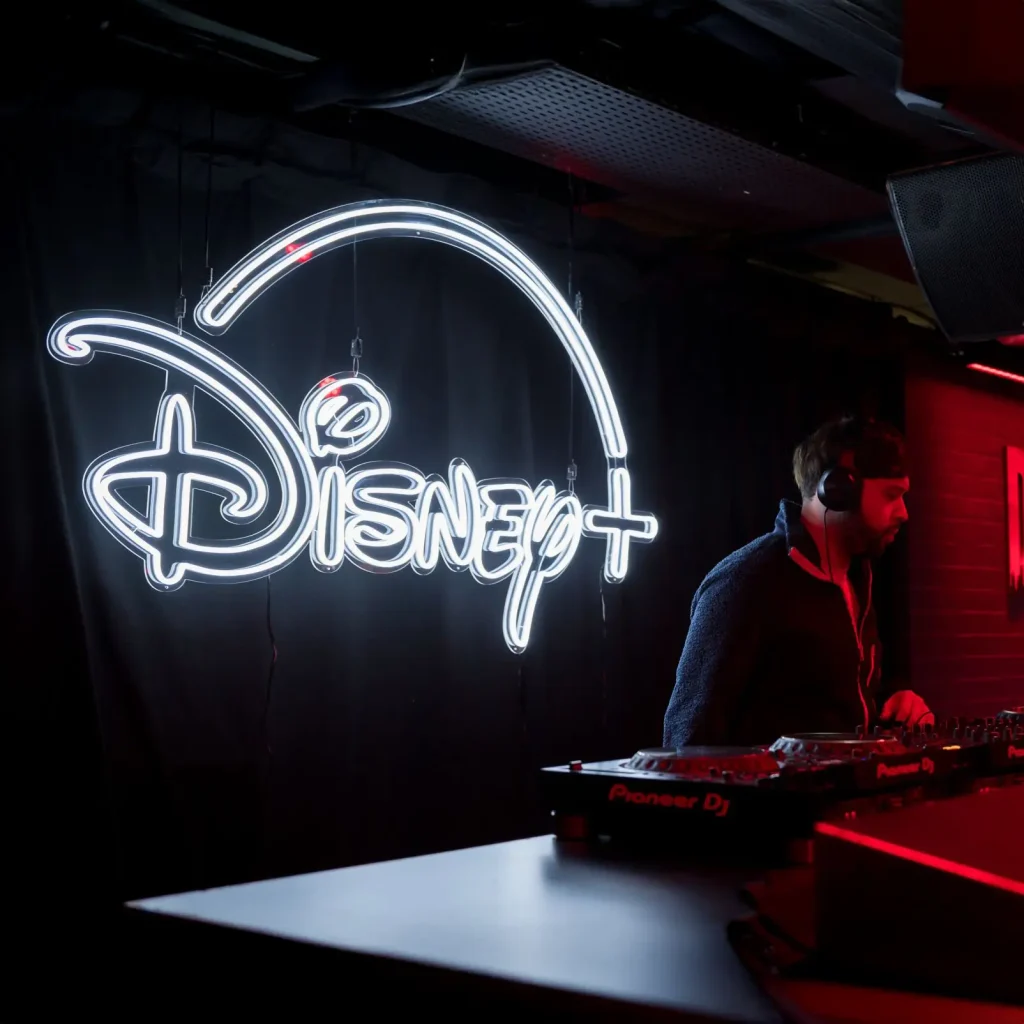 Logo Disney en neon led blanc froid