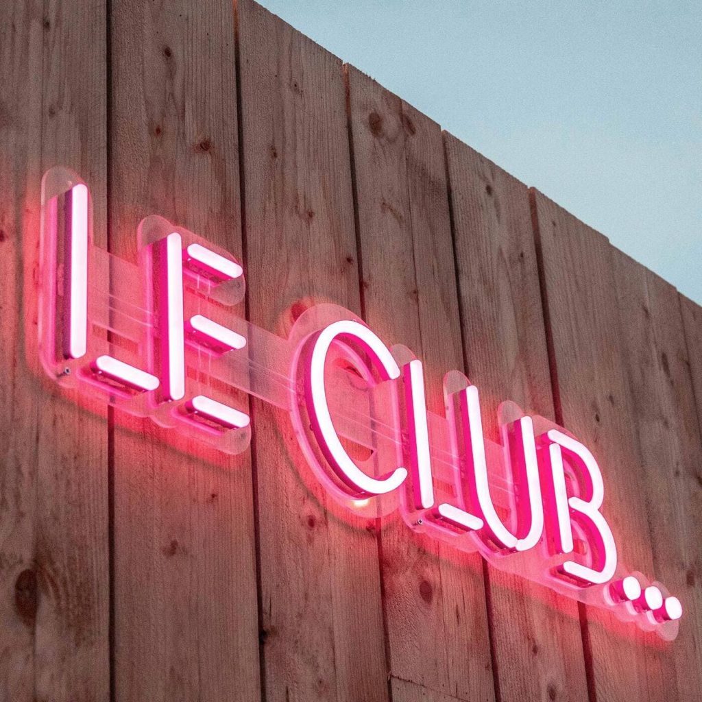 Néon Outdoor LE CLUB Pink