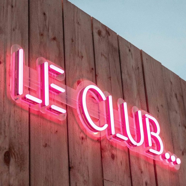 Néon Outdoor LE CLUB Pink