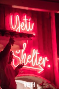 Néon Outdoor Yeti Shelter