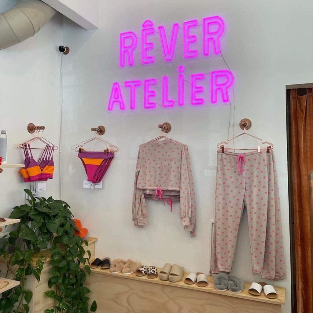 Néon SHOP CLOTHES STORE PINK REVER ATELIER