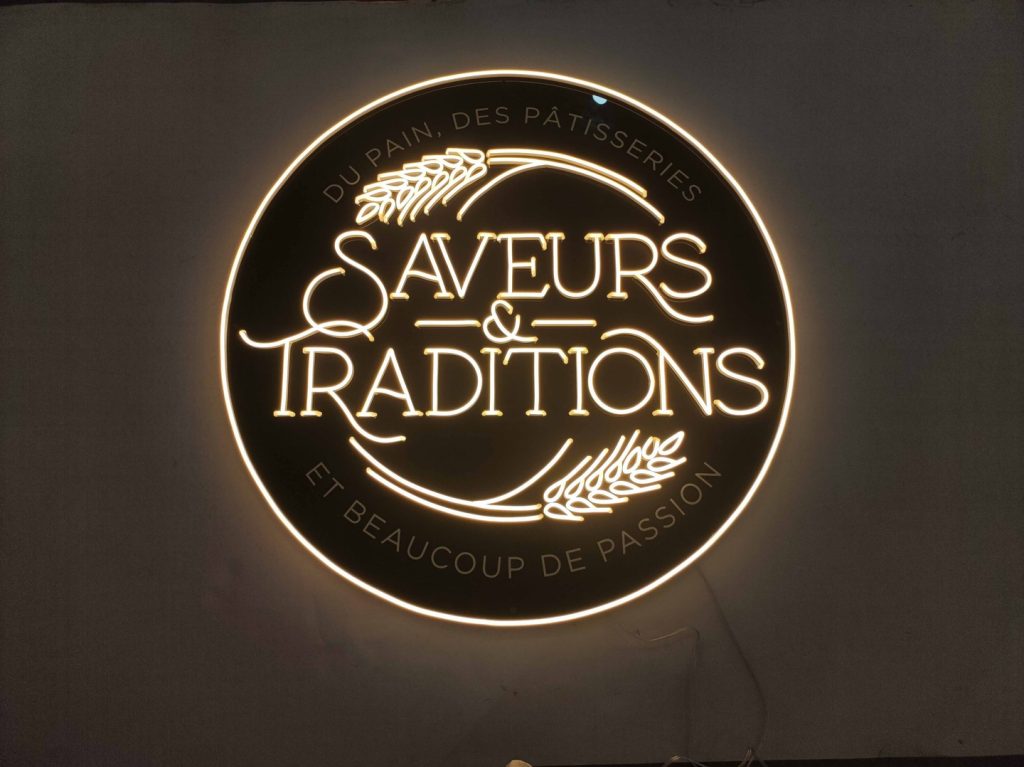 Néon Saveurs et Traditions