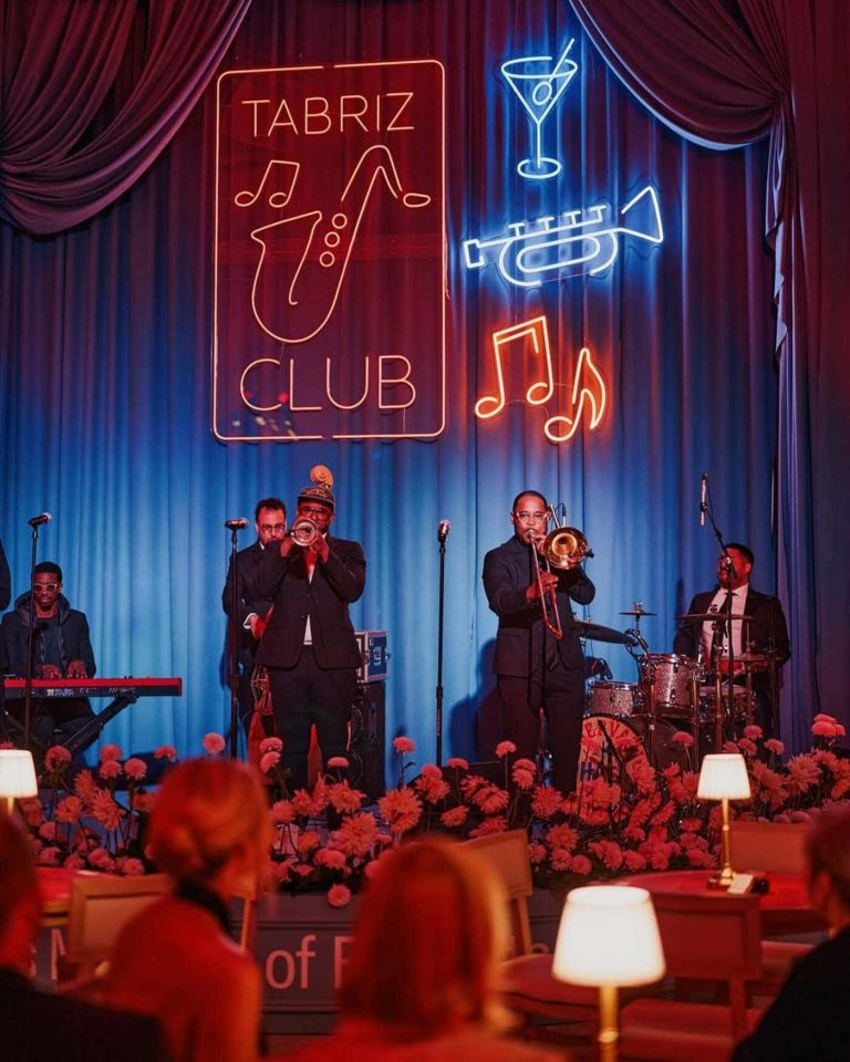 Néon Tabriz Stage music musiciens blue red scene XXL