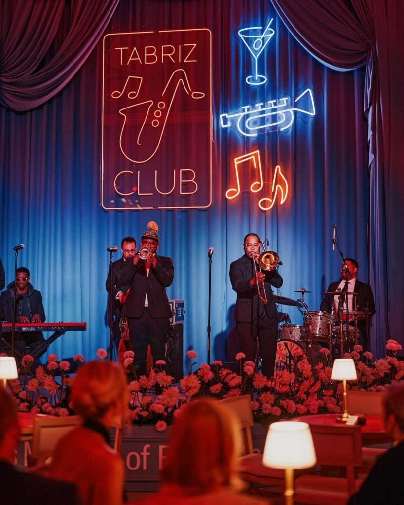 Néon Tabriz Stage music musiciens blue red scene XXL