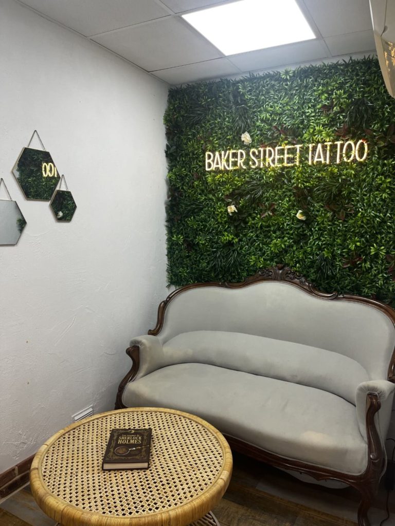Néon baker street tatoo 2- RGB