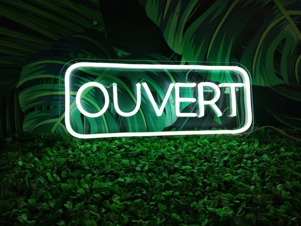 neon-vert-ouvert