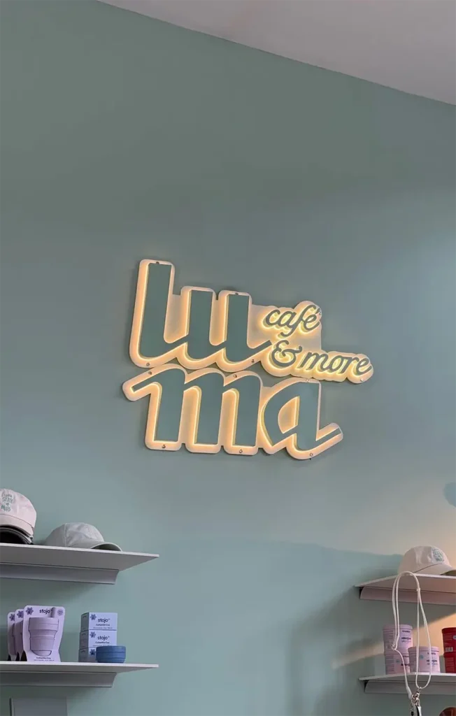 logo retro eclaire luma cafe blanc chaud